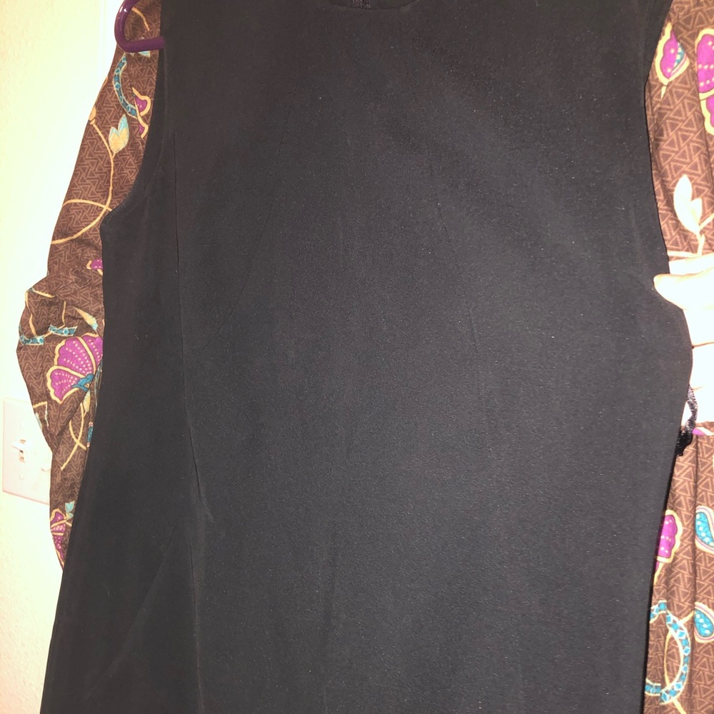 JONES NEW YORK Black sleeveless dress.. (At knee)